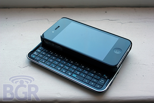 Get a keyboard on your iPhone 4 with Boxwave’s Keyboard Buddy case